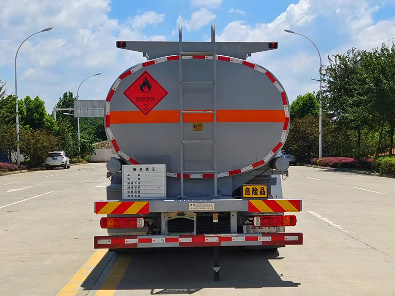 楚勝牌CSC5185GJYCA6A型加油車