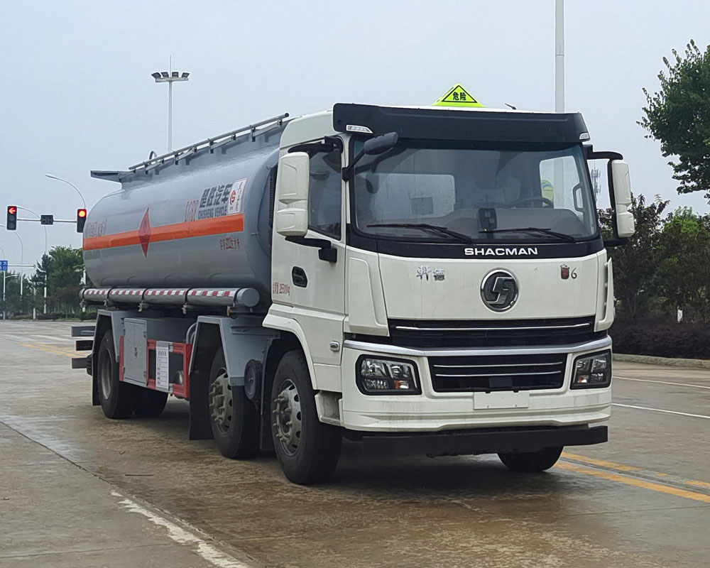 楚勝牌CSC5262GYYS6型運(yùn)油車