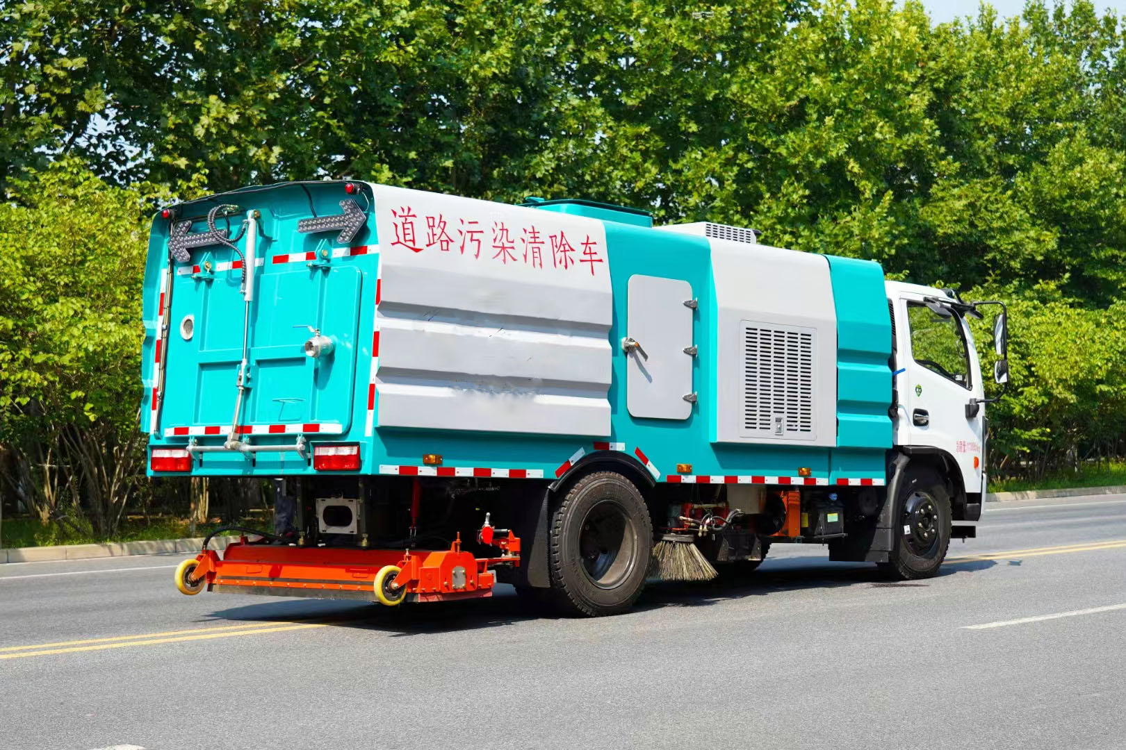 東風(fēng)多利卡深度保潔車（道路污染清除車）