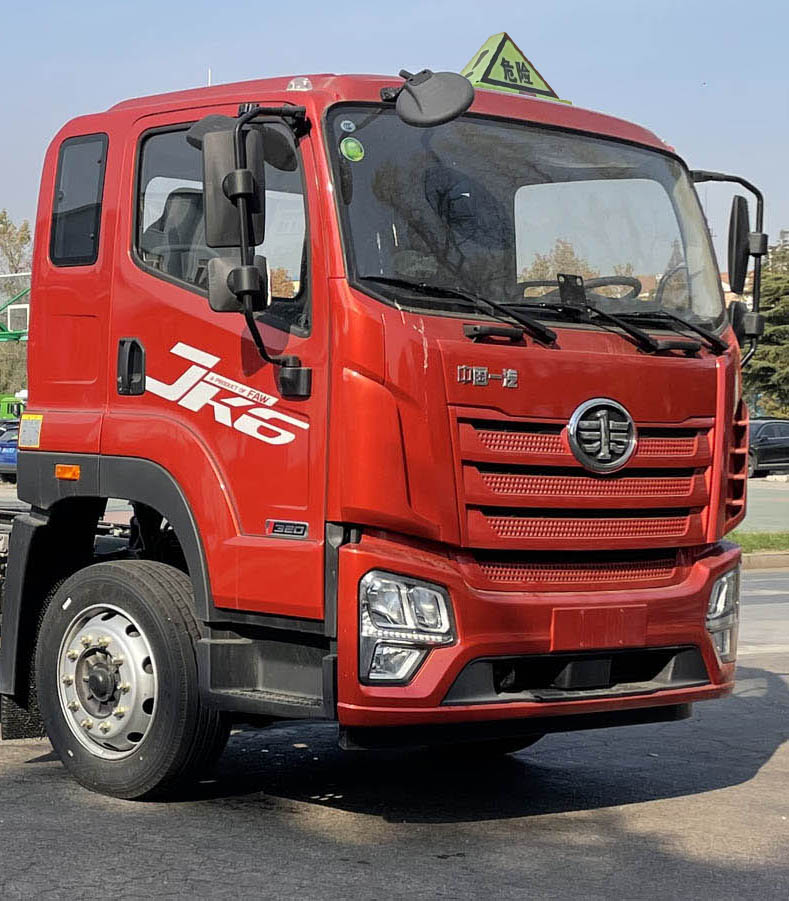楚勝牌CSC5180GJYCA6型加油車
