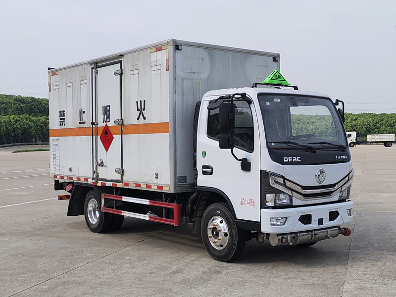 楚勝牌CSC5042XRQ6型易燃?xì)怏w廂式運(yùn)輸車