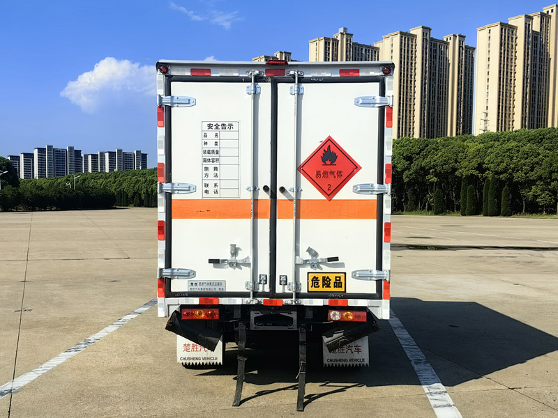 楚勝牌CSC5032XRQB6型易燃?xì)怏w廂式運(yùn)輸車