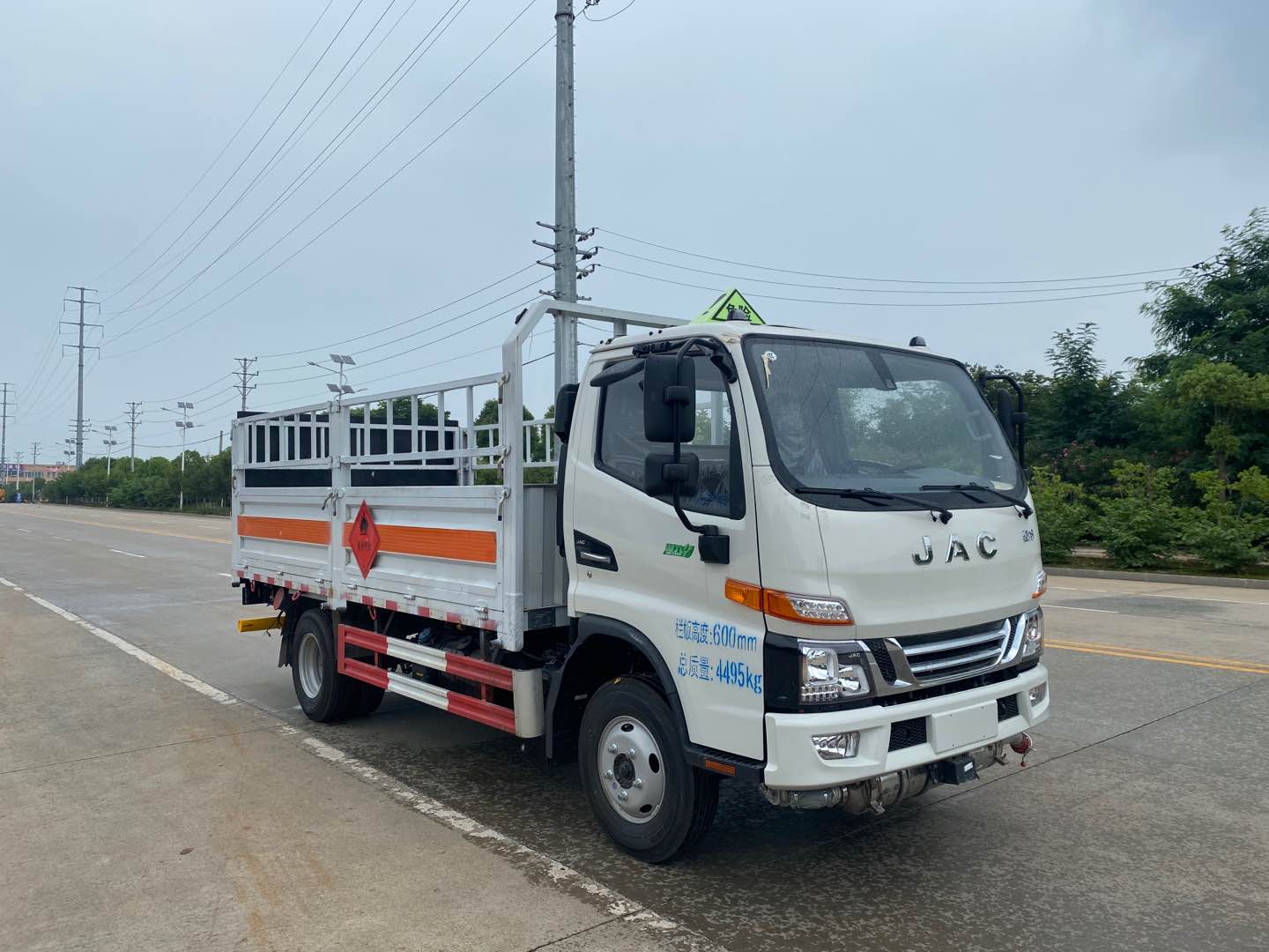 楚勝牌CSC5045TQPJH6型氣瓶運(yùn)輸車(chē)