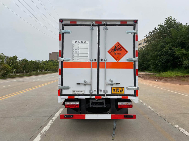 楚勝牌CSC5045XQY6型爆破器材運輸車